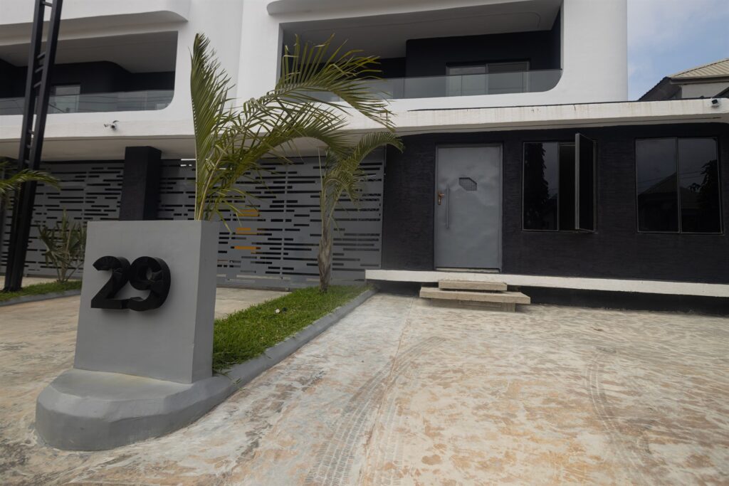 Brum Height 8: Entrance gate and landscaped frontage